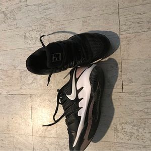 Ladies Nike sneakers size 6